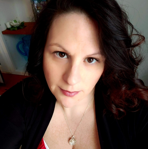 Meet your Posher, Mindy - Picture 2 of 2